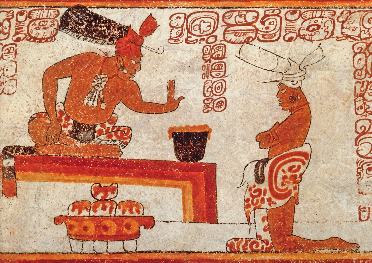 Bemalte Maya-Vase: ein Herrscher auf einem Thron, vor ihm ein Gefäß mit schaumigem Kakao, ihm gegenüber ein kniender Mann